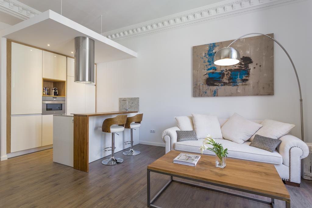 Puerta Del Sol Center Apartman Madrid Kültér fotó